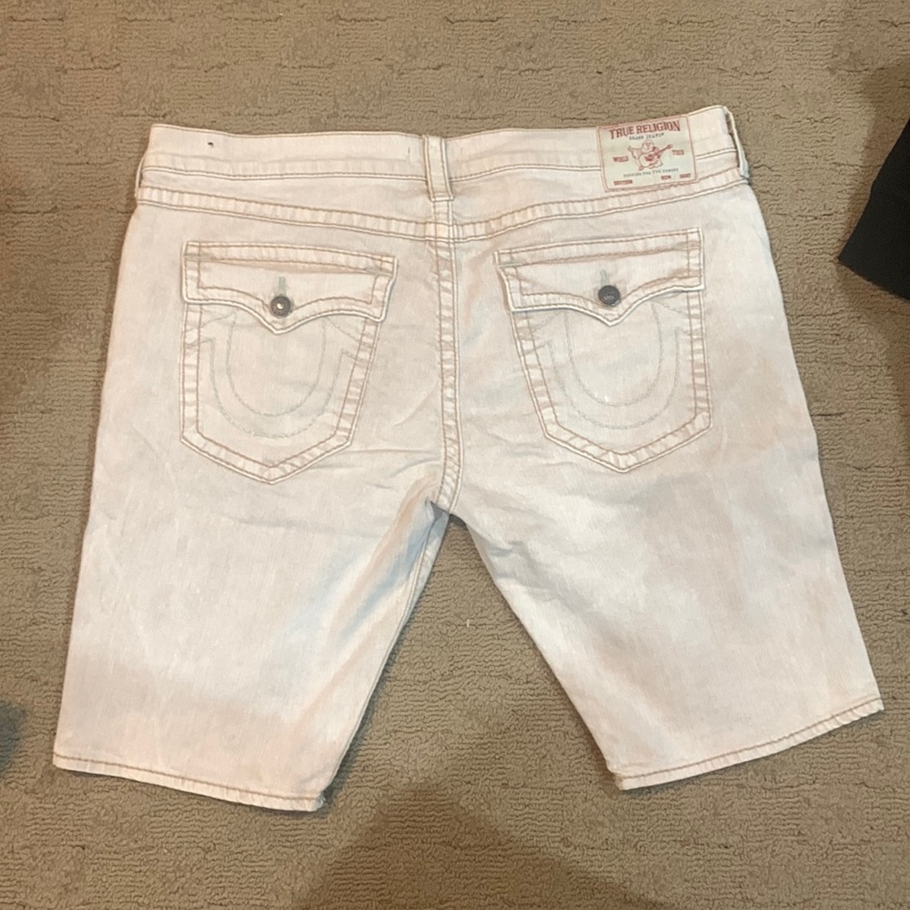 Size 42 true religion jorts.